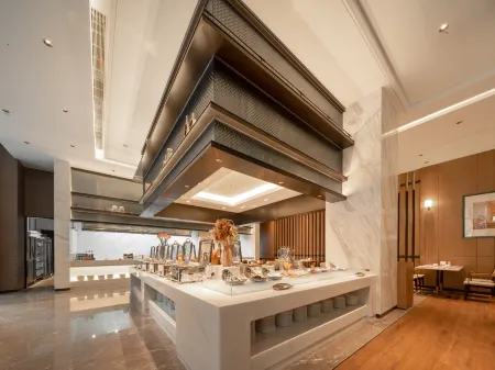 Huhua Grand Hotel Отели рядом с достопримечательностью «Shanghai Astronomical Museum»