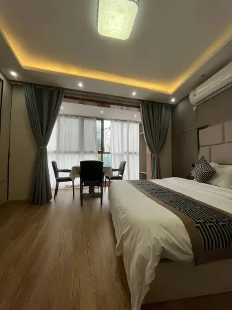Anshun Longquan Qingyan Hotel Отели рядом с достопримечательностью «Guizhou Electron Technology Vocational College»