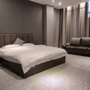 Weining Yueminlong Hotel