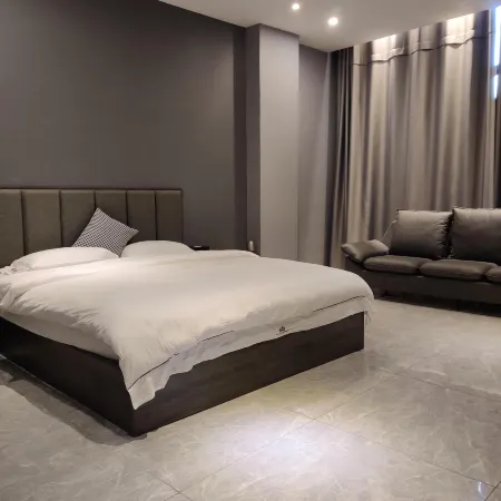 Weining Yueminlong Hotel