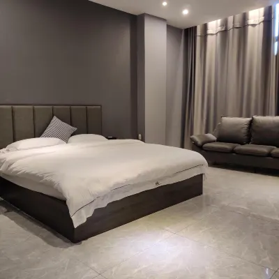 Weining Yueminlong Hotel