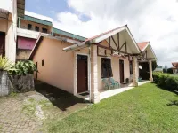 Villa Keluarga BRE Batunanggar Hotels in Karo