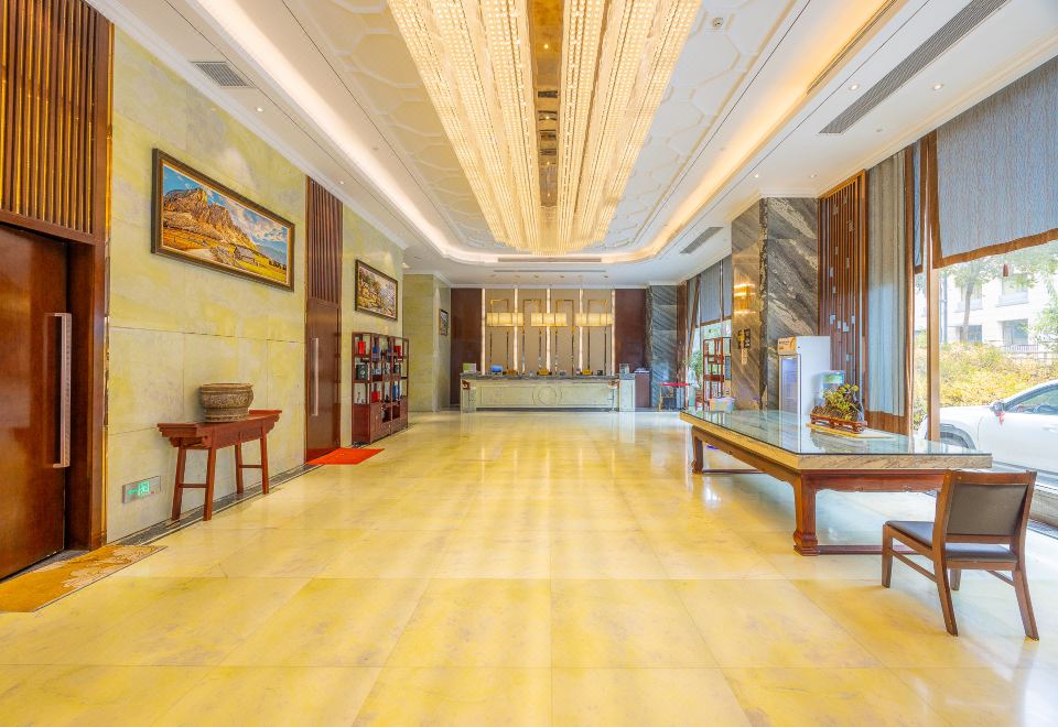 2. 칭하이 첸신 호..