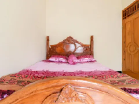Dewisri Homestay Hotels in Pajangan