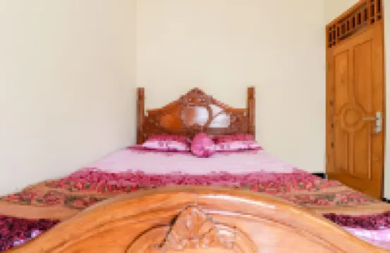 Dewisri Homestay Hotels in Pajangan