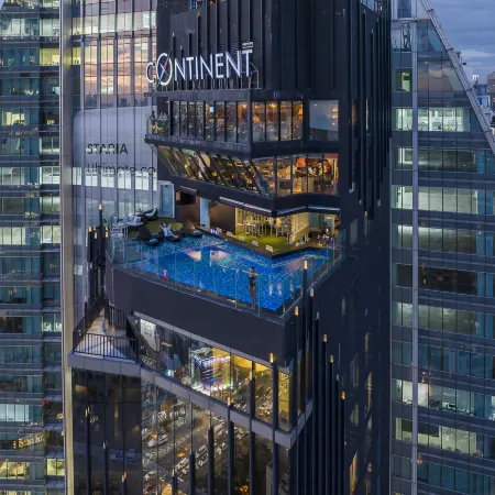 Montraj Continent Bangkok Sukhumvit Отели рядом с достопримечательностью «Торговый центр Terminal 21»