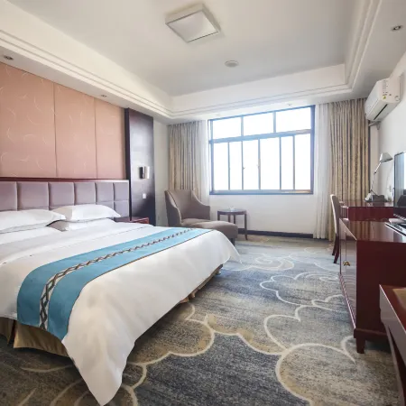 Jiuhuashan Center Hotel