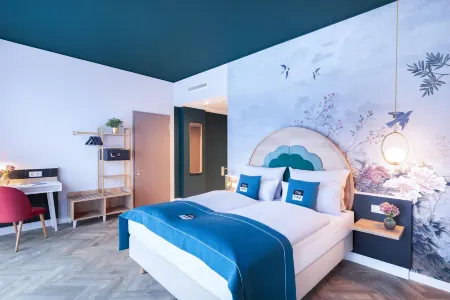 Holiday Inn - the niu, Flower Konstanz Отели рядом с достопримечательностью «Констанцский университет»