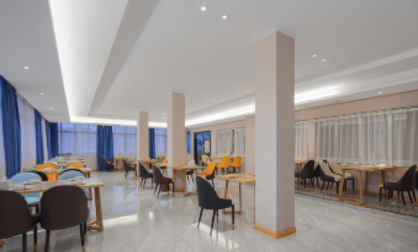 Longcheng  Big  Hotel(Jiujiang Pengze Longcheng Avenue)