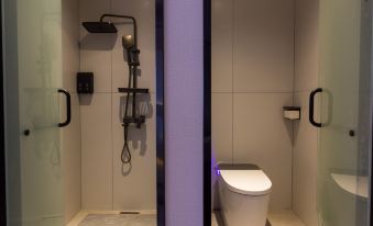 Roman Holiday Inn (Shantou Small Park)