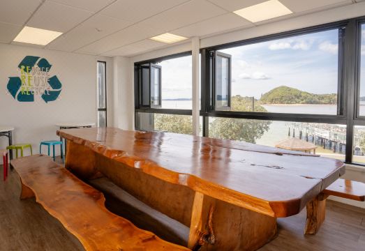 공용 거실 공간