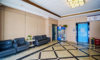 Hello Hotel (Xuzhou Railway Station SUNINNG plaza Shop)