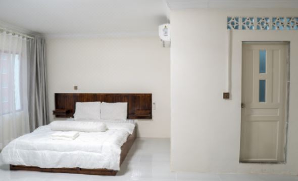 Empire House, Phnom Penh