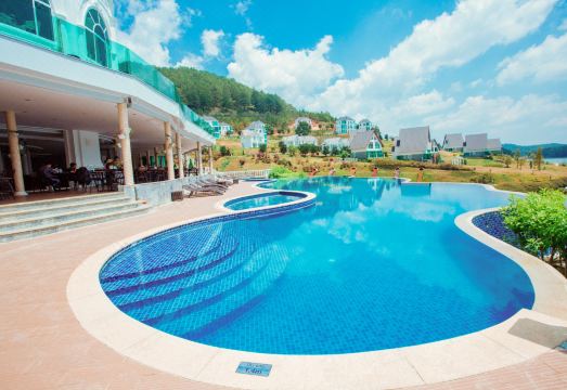 Dalat Wonder  Resort Over view