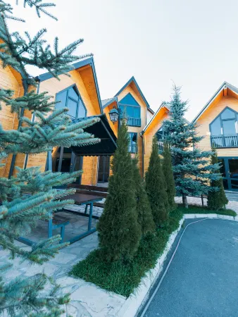 Everest Rest House Отели рядом с достопримечательностью «Горнолыжный курорт Цахкадзор»