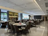 Garden Holiday Hotel (Guilin Liangjiang Sihu University of Technology)