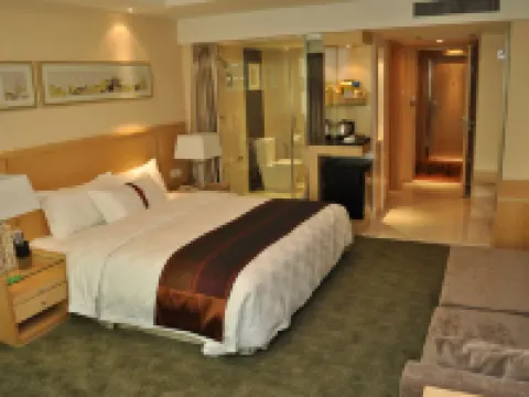 Ramada Plaza by Wyndham Shenyang City Center Hoteles en Shenyang