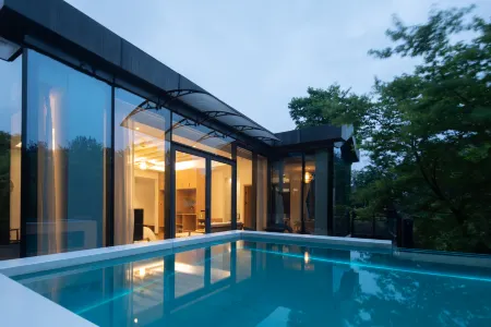 Anshun MADU Jiulongshan Forest Health Resort Hotel Отели рядом с достопримечательностью «Yunfeng Tunpu Scenic Area»