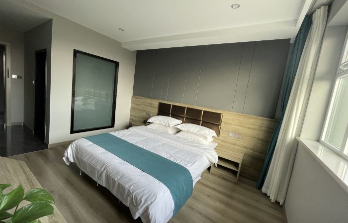 Hongyun Hotel (Hechuan Road Branch)