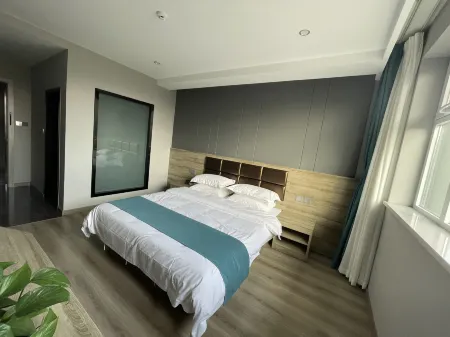 Hongyun Hotel (Hechuan Road Branch) Отели в г. Цинюань