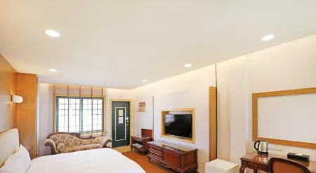 Baili Manor Cingjing