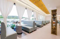 Qingyuan Jihua Park Lake Butterfly Bay Hot Spring Hotel (Official)