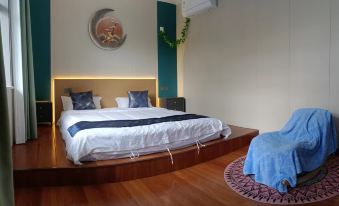 Guanyuelou Homestay