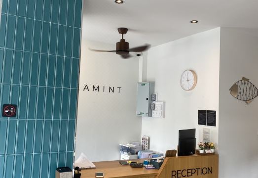 4. 칼라민트 레지던..