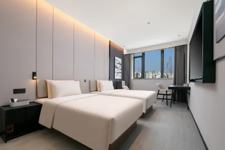 Atour Hotel  Jing'an Temple Nanjing West Road, Shanghai Отели рядом с достопримечательностью «The Great Affection of Liuhuizhi Toward the Book Collecting Tower»