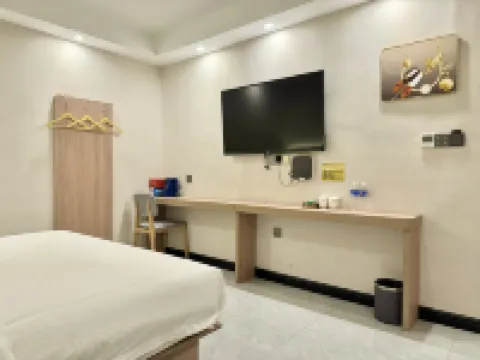 Mengcheng Blue Moon Intelligent Hotel