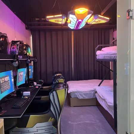 Jisu E-Sports Hotel (Xingan Square Pedestrian Street)