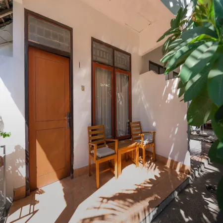 RedDoorz @ Ocean 2 Gili Trawangan Отели рядом с достопримечательностью «Гили Мено»