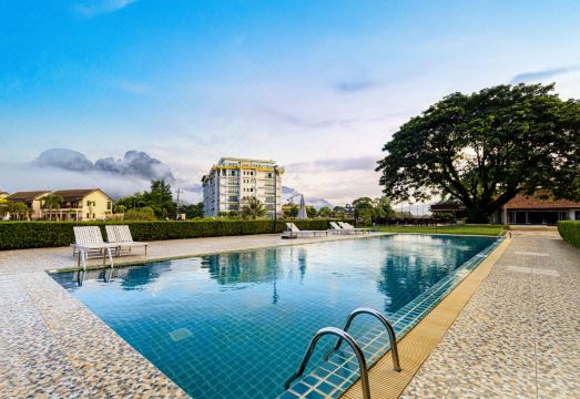 더 그랜드 리버사이드 호텔 방비엥 강변