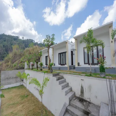 Batur Kencana Villa Mitra RedDoorz Hotel dekat Sukawana Sunrise Spot