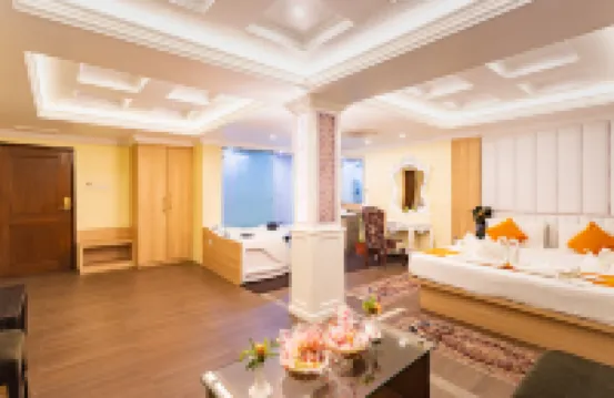 イエロー パゴダ ホテル クマリの館周辺のホテル