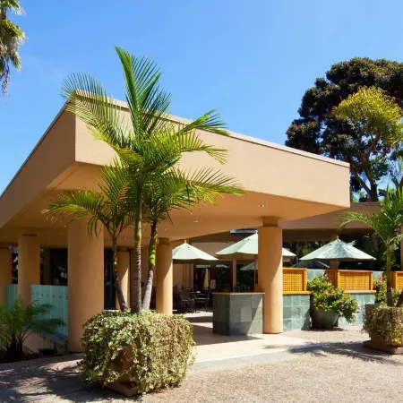 Sheraton La Jolla Отели рядом с достопримечательностью «Институт Солк»