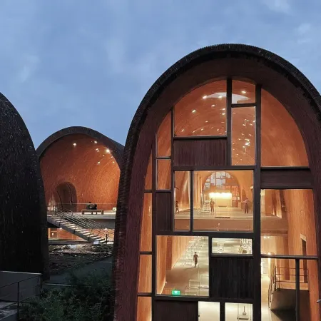 Yunjing Gem Hotel (Jingdezhen Taoxichuan Block)