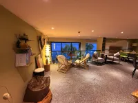 Lugu Lake Scenic Area Shuitian Yishe Loft Lakeview Vacation Apartment - Bar