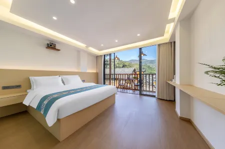 Guiyin Shanju Homestay (Zhaoxing Dong Village Scenic Area) Отели рядом с достопримечательностью «Zhaoxing Dong Village»