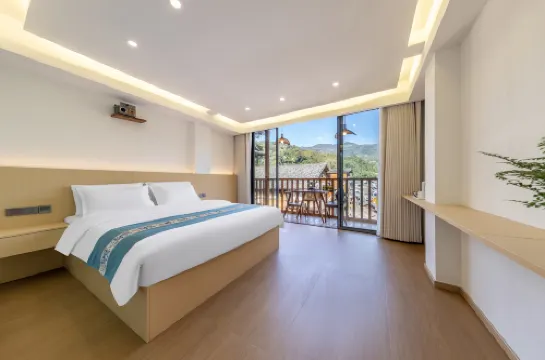 Guiyin Shanju Homestay (Zhaoxing Dong Village Scenic Area)