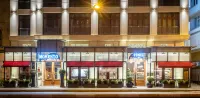 مومنتو جولدن هورن هوتل Hotels near جسر غالاتا