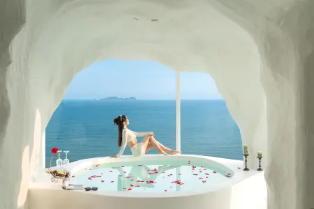 Miyue Santorini Seaview Resort (Huizhou Huidong Shuangyuewan) Отели рядом с достопримечательностью «Shuangyue Bay»