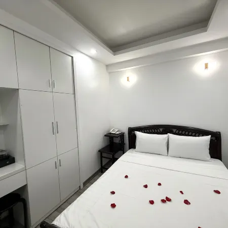 The Queen Hotel & Spa 2 Отели рядом с достопримечательностью «Храм Нгоксон»