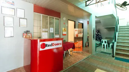 RedDoorz @ FDB Homes Nueva Ecija Отели в г. Нуева-Есиха