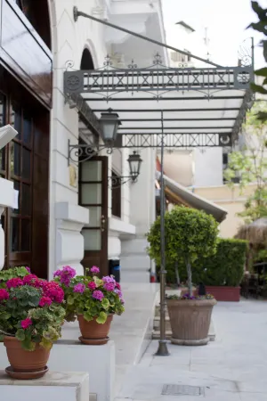 Hera Hotel Отели рядом с достопримечательностью «Парфенон»