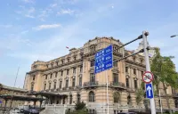 Guoshi Hotel (Dalian Donggang Business District Harbour Plaza Subway Station) - romantis