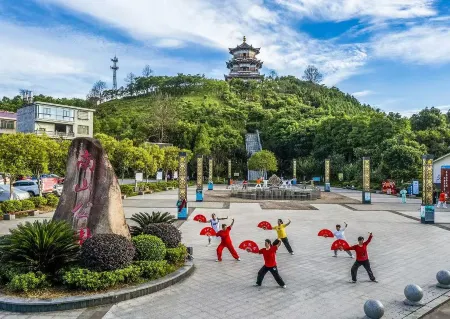 Jifeng City Hotel (Fuzhou Le'an County 49th Square)