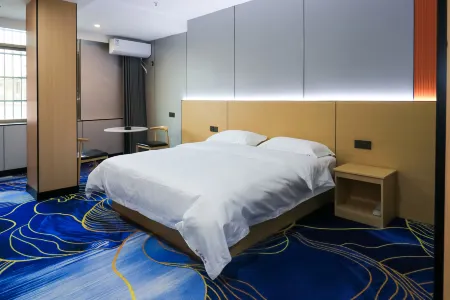 Luoding Lijiang Hotel Отели рядом с достопримечательностью «Luoding Jiangbin Park»