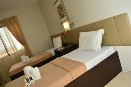 Columbus Plaza Hotel Отели в г. Генерал-Сантос