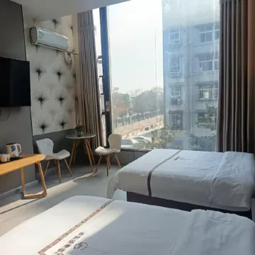 Suizhou Peninsula Lake View Hotel (Suizhou Museum)